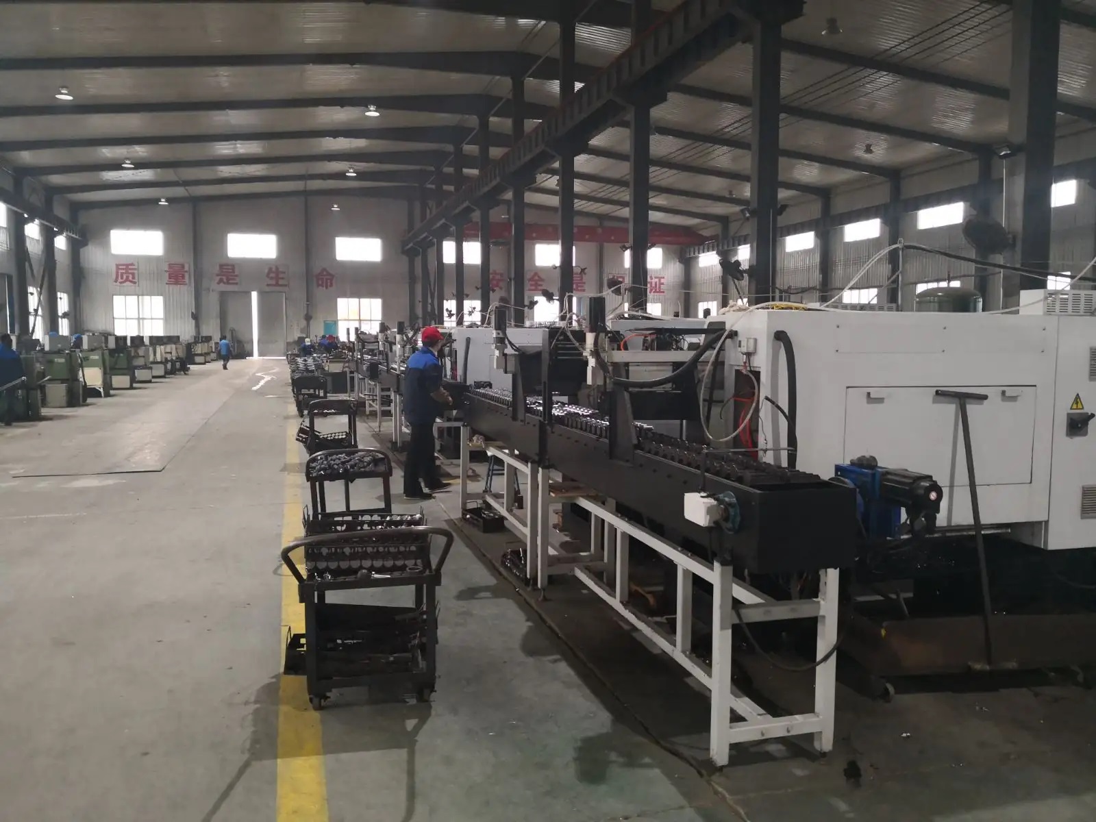 小型炒板栗機(jī)車(chē)間展示一