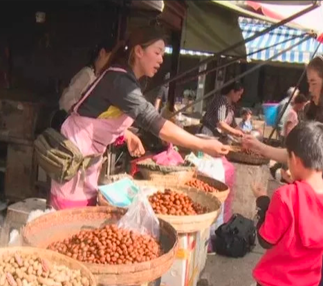 小型炒板栗機(jī)經(jīng)營(yíng)火爆案例八